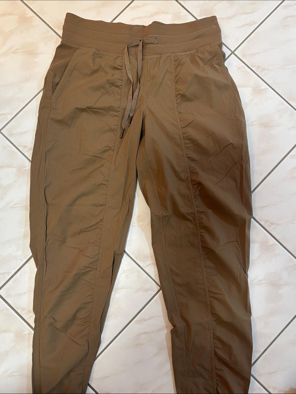 Lululemon dance studio mid rise jogger - Picture 2 of 7